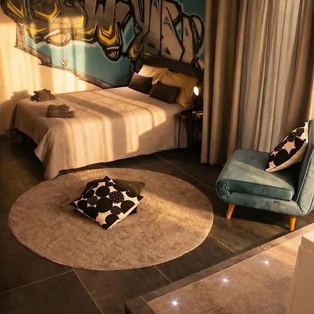 Apartment Yore' S *