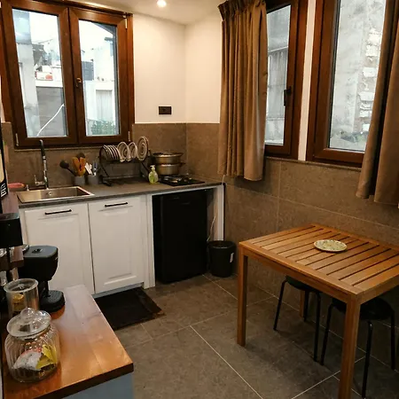 Yore' S Apartment